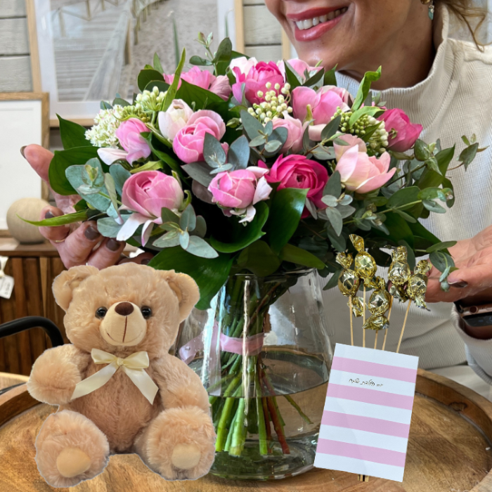 אגרטל של אושר עם דובי פרלינים וכרטיס ברכה