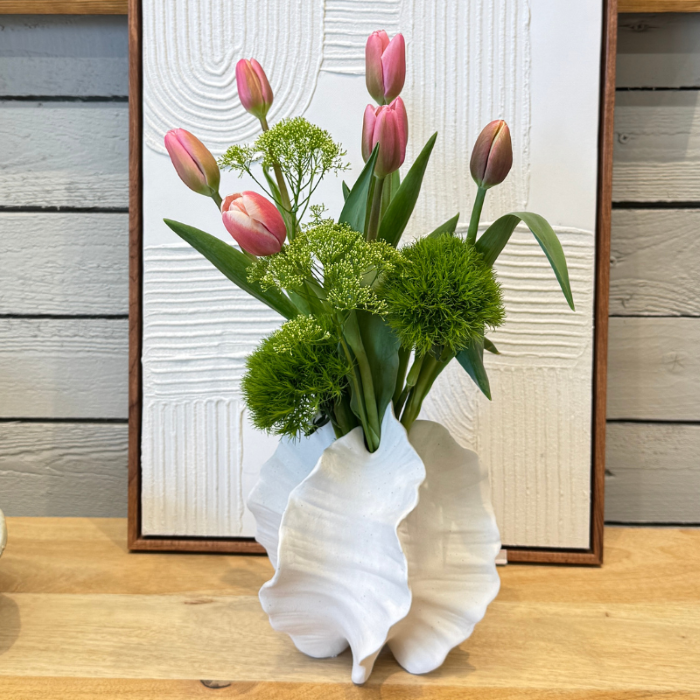 סידור טוליפים בכלי יוקרתי