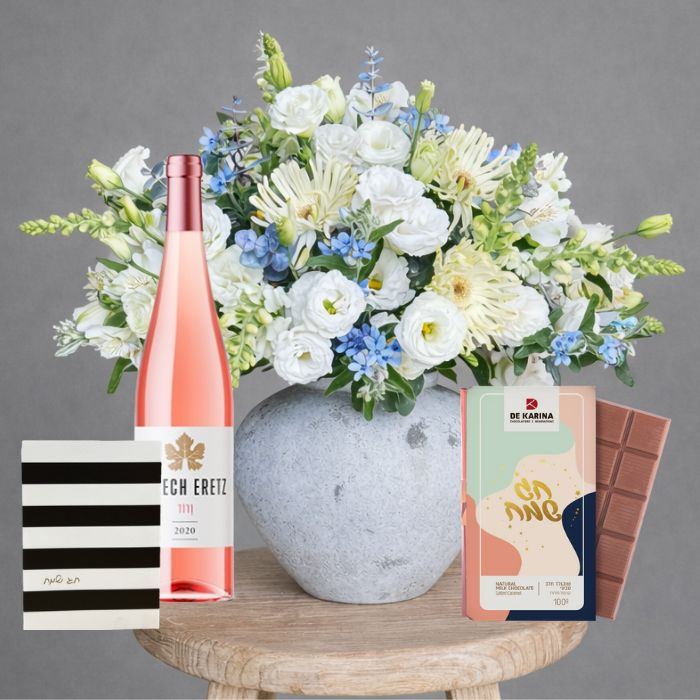 הרמוניה לבנה- פרחים, שוקולד, יין וכרטיס ברכה