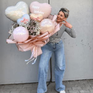 זר בלונים עם גיפסנית